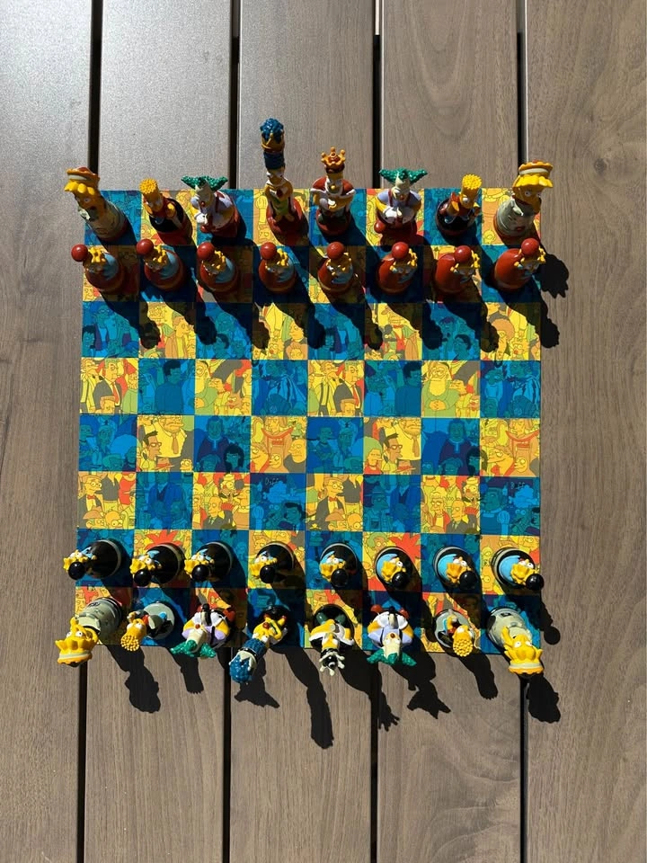 The Simpsons Chess Set - photo 3