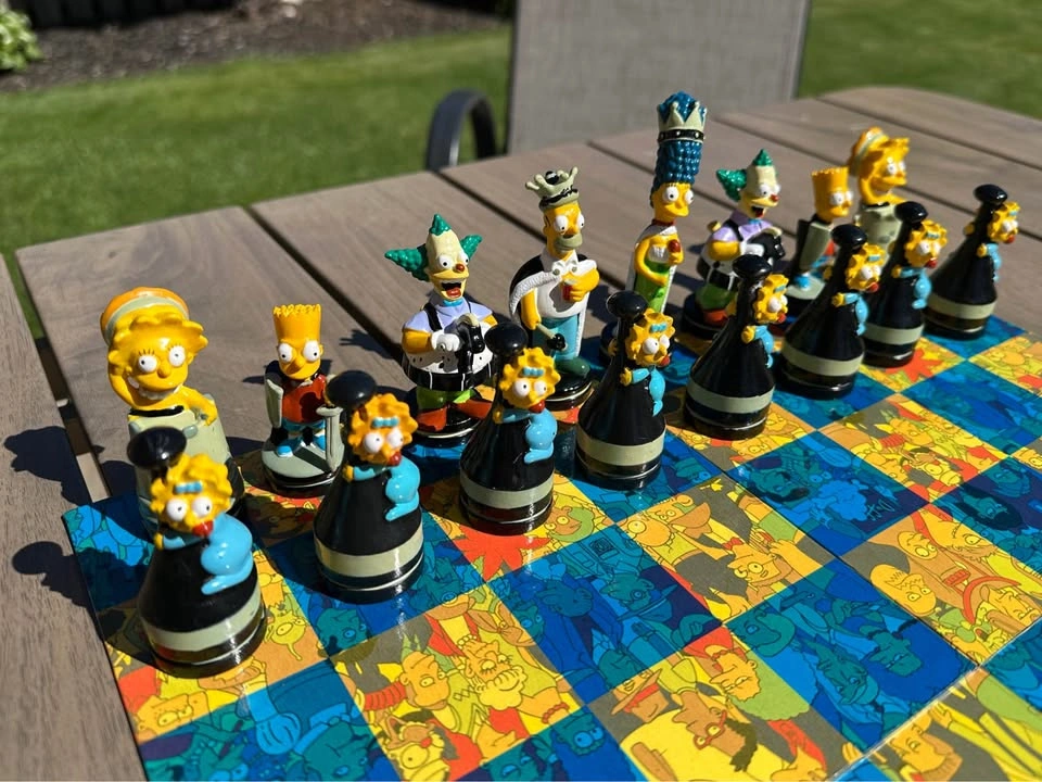 The Simpsons Chess Set - photo 4