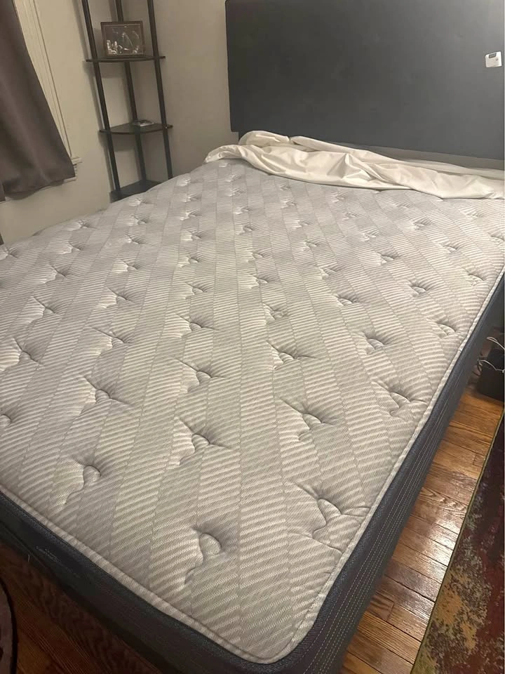 Queen Size Adjustable Mattress on Platform