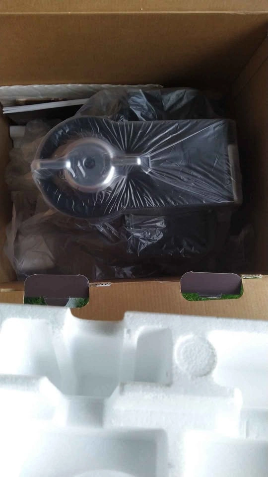 Nespresso Vertuo GCC1 – Lightly Used & Very Clean - photo 4