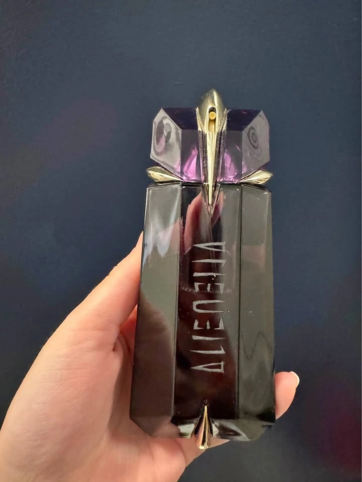 Alien Mugler EDP (90ml bottle) 70% full