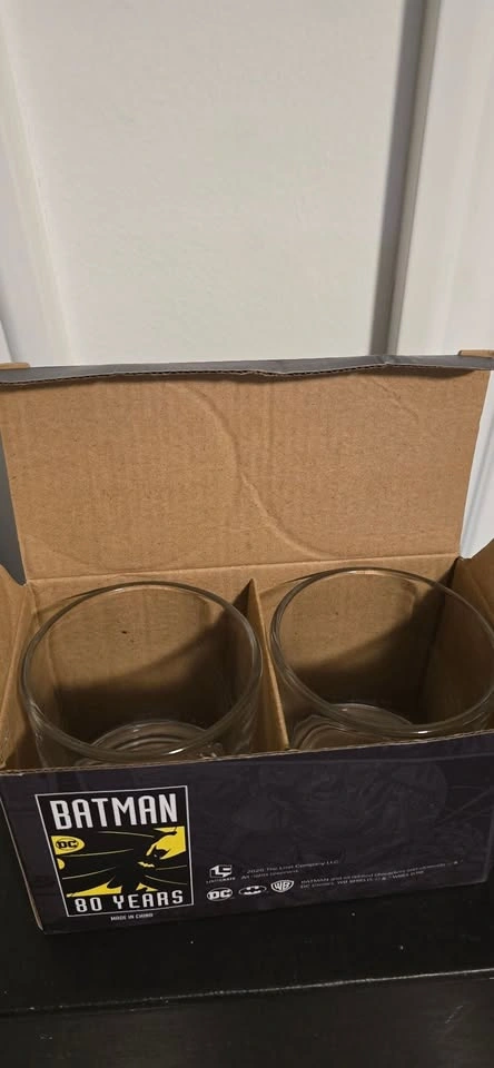 DC Comics Batman 80 Years Loot Crate Exclusive Tumbler Glass Set - photo 3