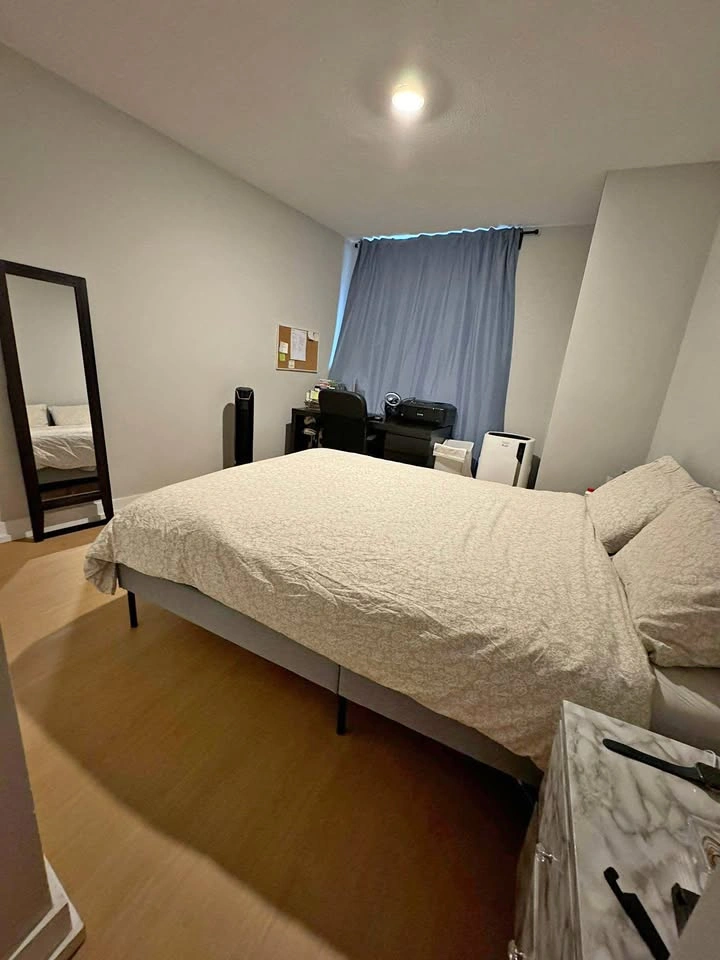 1 Bed 1 Bath - Apartment - photo 2