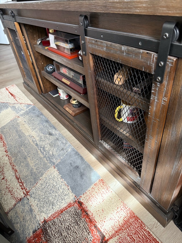 TV Stand - photo 3