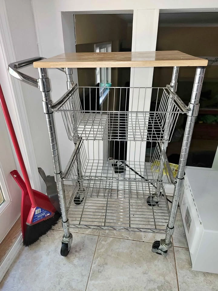 Kitchen stand/Bar cart