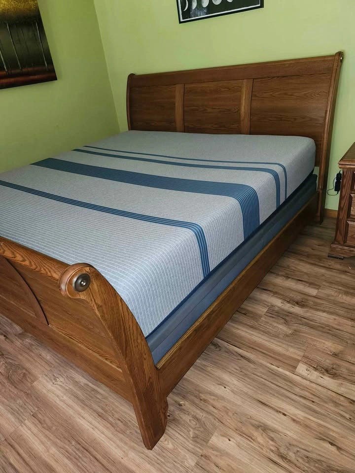 Sealy Posturepedic King bed - photo 2