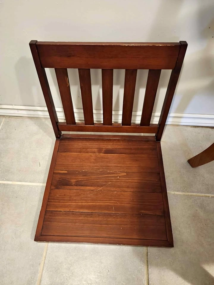 Wood meditation chair