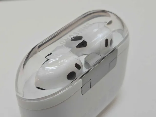 UHQ Samsung Galaxy Buds 3 (WHITE) image indicator(6)