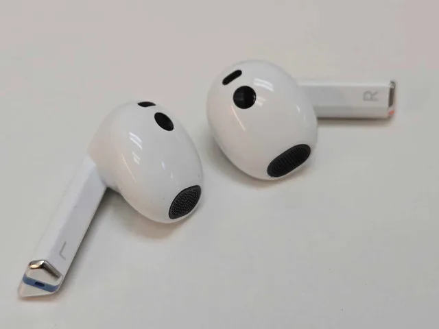 UHQ Samsung Galaxy Buds 3 (WHITE) image indicator(8)