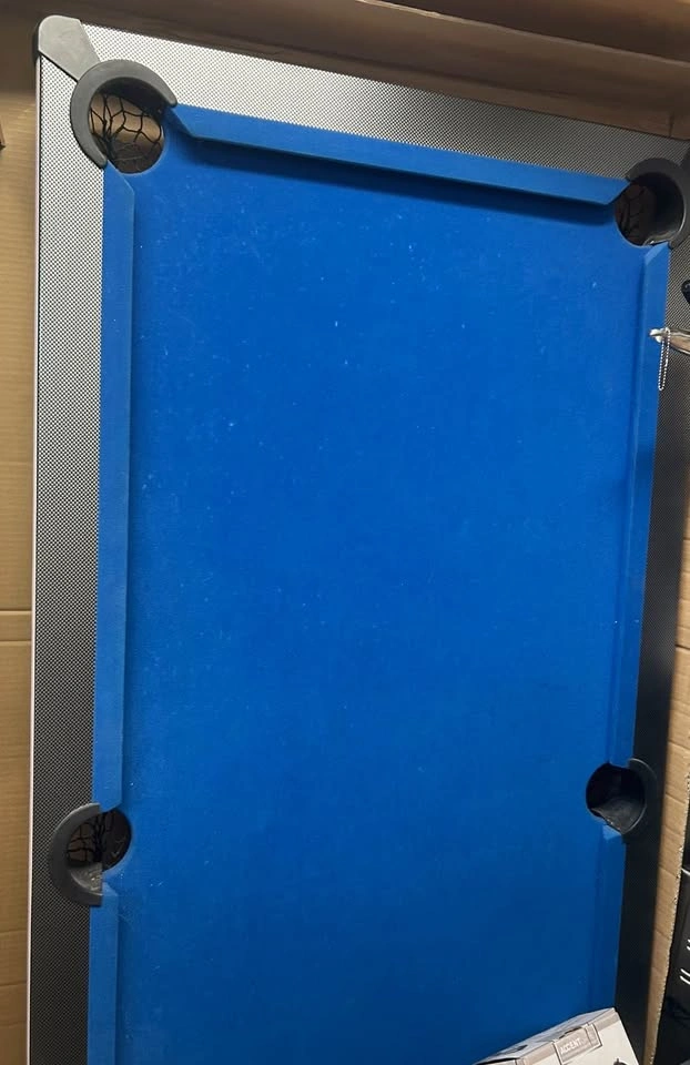 Pop up Billiards Table with 2 sticks and balls