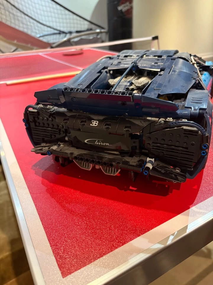 LEGO Technic Bugatti Chiron Car Model - photo 3