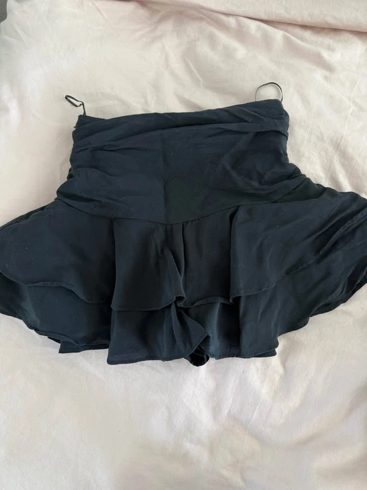 Zara skort , size xs in black - photo 2