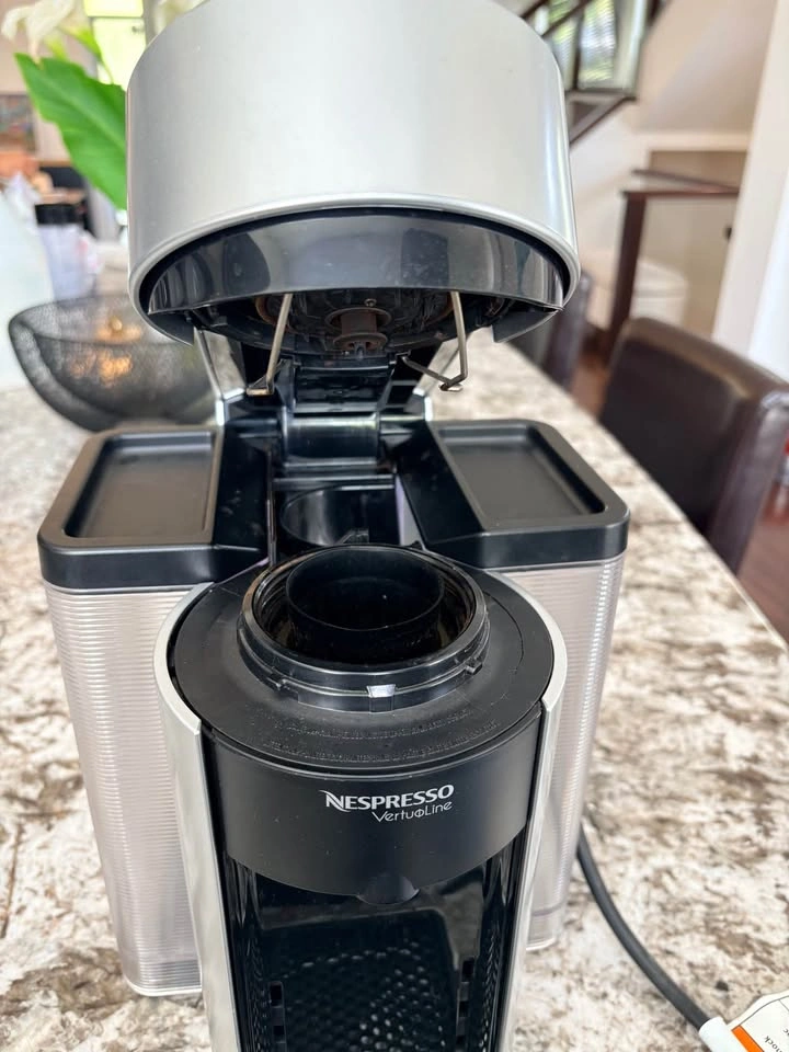 Nespresso VertuoLine coffee maker - photo 3