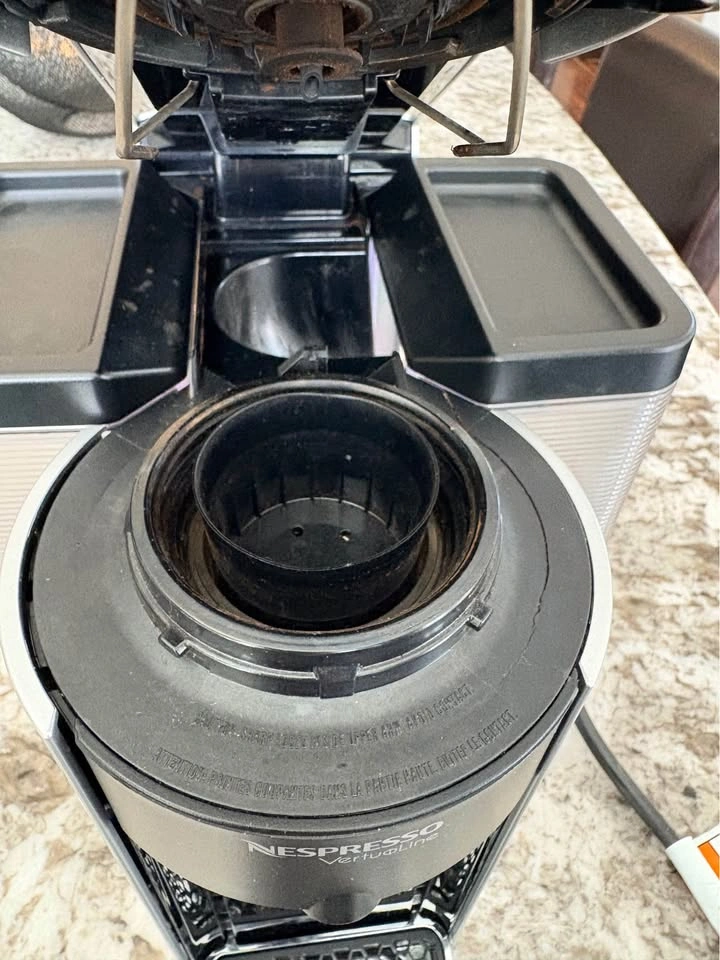 Nespresso VertuoLine coffee maker - photo 4