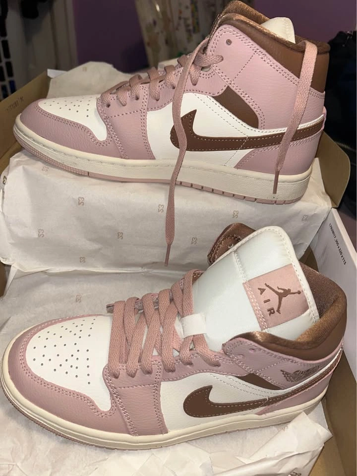 Air Jordan 1 MID - photo 2
