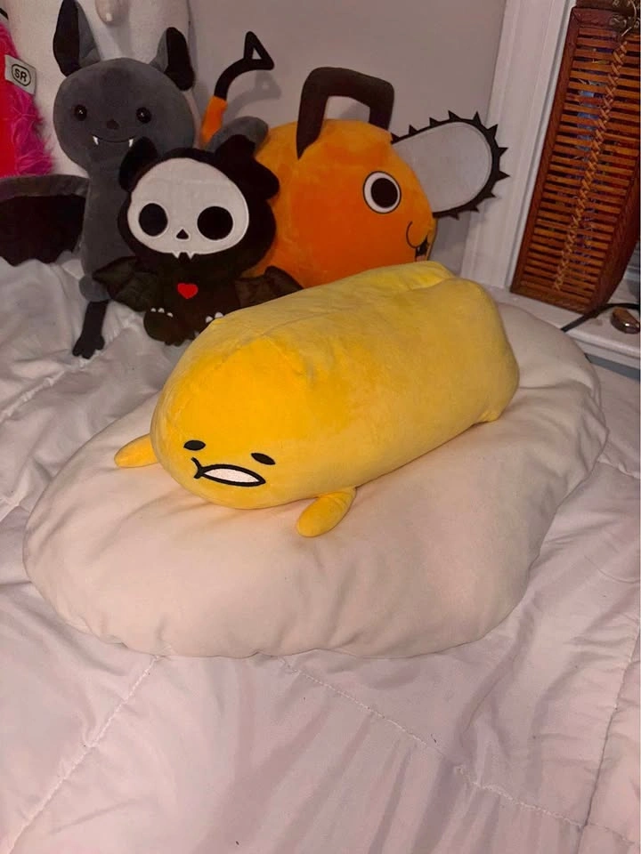gudetama plushie