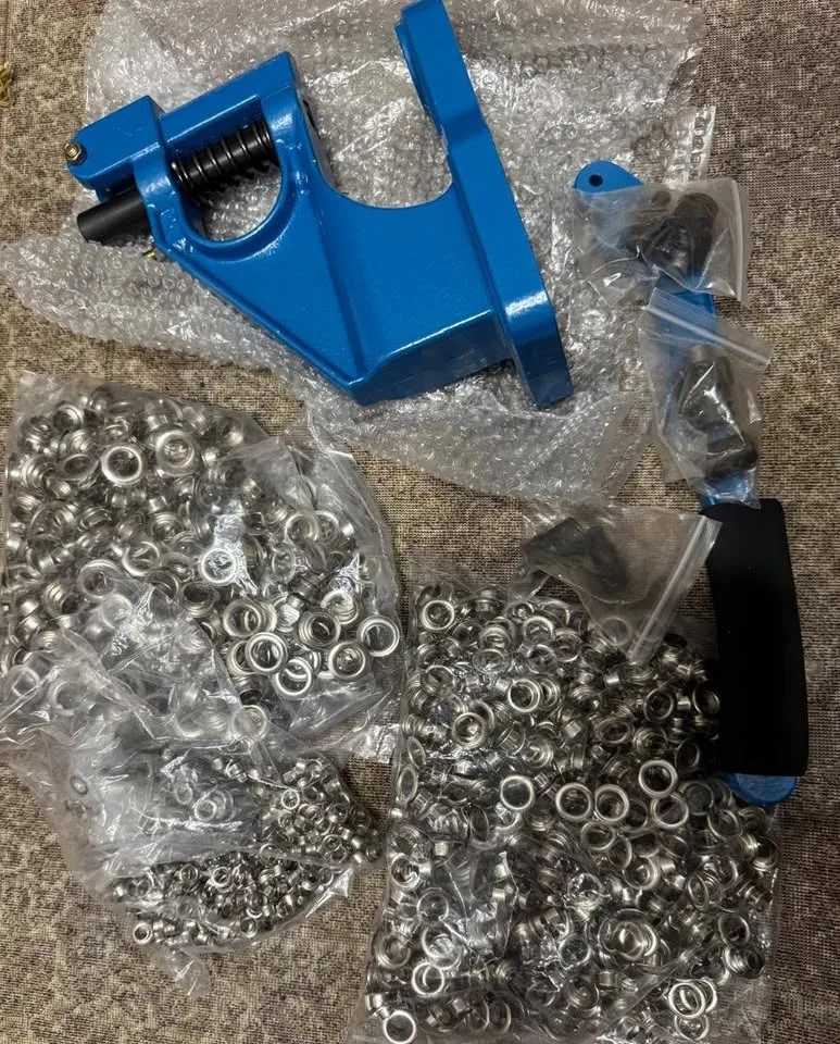 Heavy Duty Grommet Press Kit with 3 Dies & 1500 Silver Grommets image indicator(5)