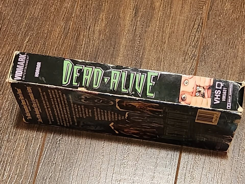 Dead Alive Unrated VHS - Horror Cult Classic - photo 3
