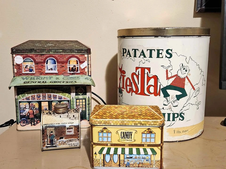 Lot of Vintage Tins