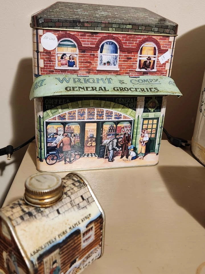 Lot of Vintage Tins - photo 2