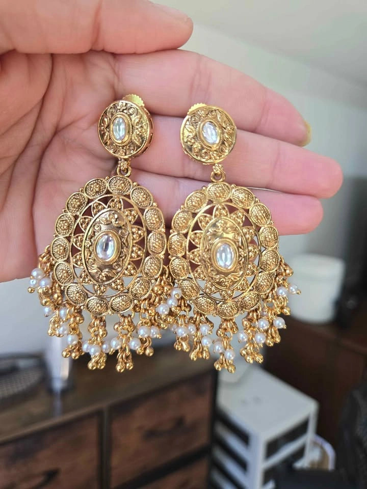 Premium Antique Gold Kundan Necklace Set with Maang Tikka - photo 4