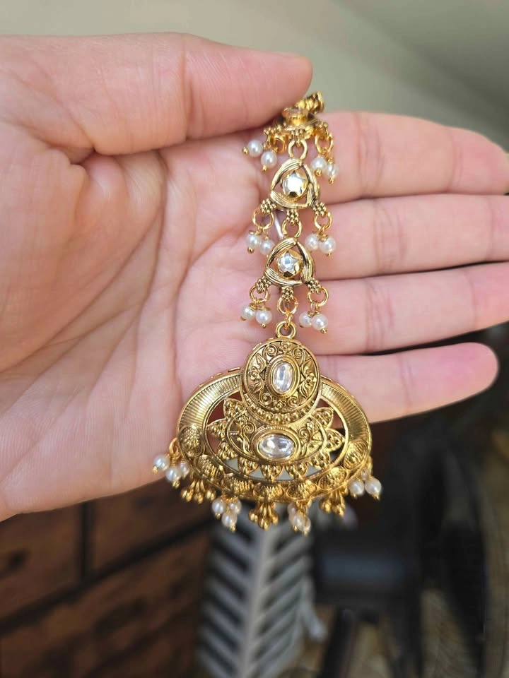Premium Antique Gold Kundan Necklace Set with Maang Tikka - photo 5
