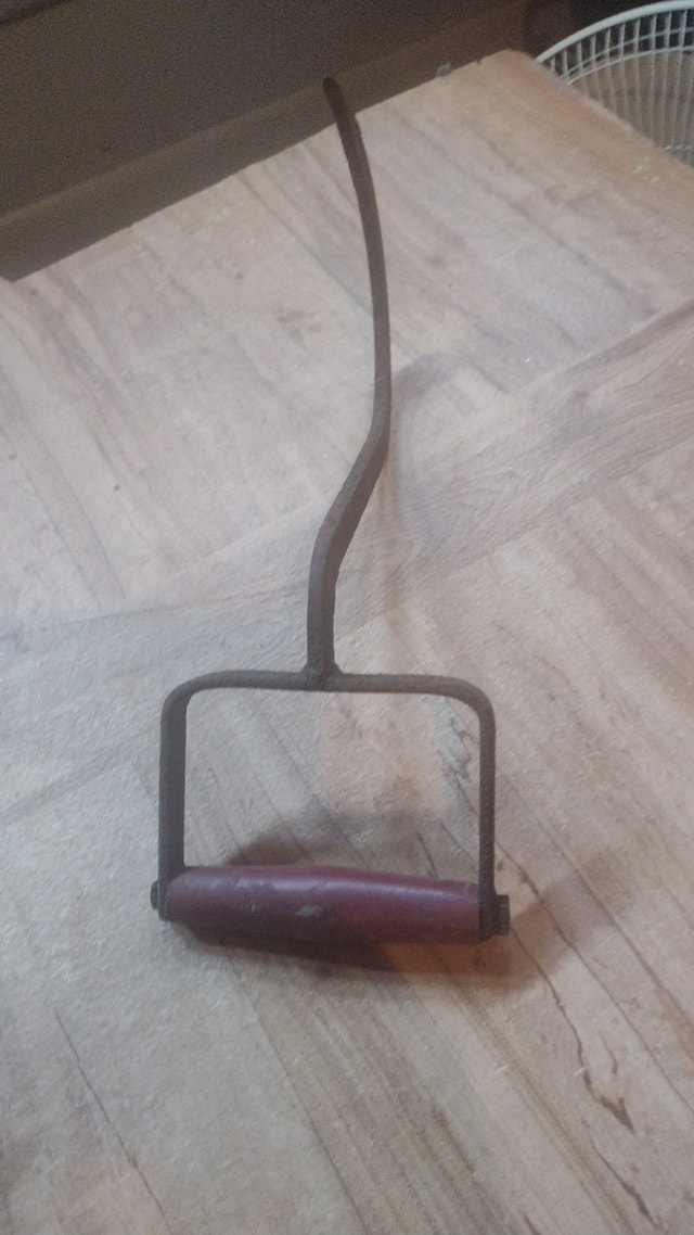 2 Hay bale hooks - photo 4