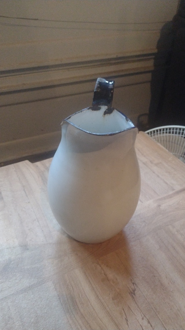Antique/vintage enamel jug - photo 4