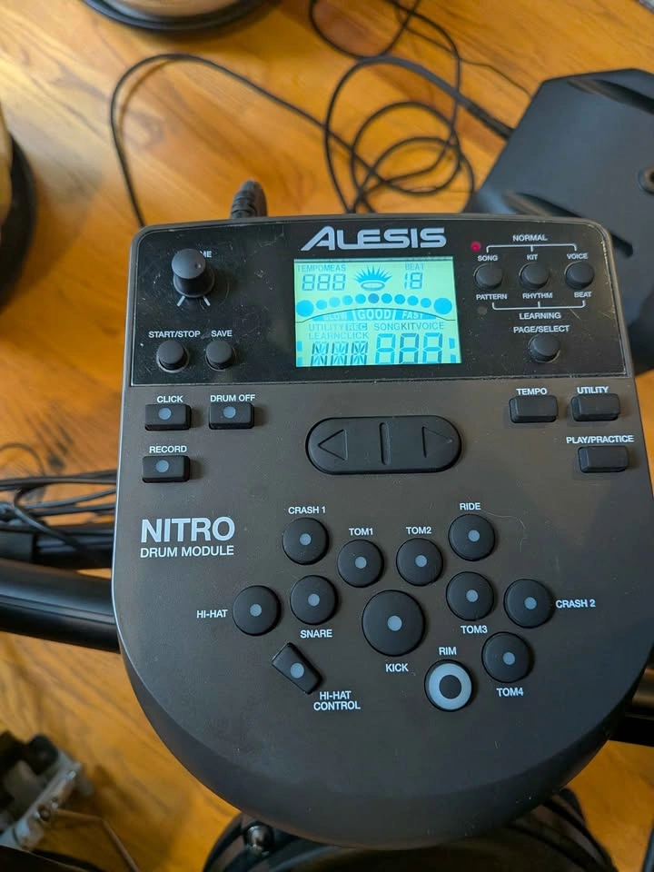 Alesis nitro max dual mesh 8 piece electronic drums - photo 2