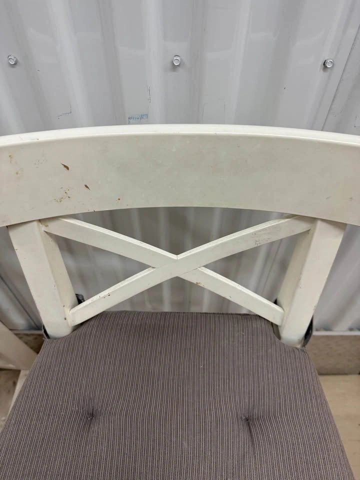 Moving Sale - White high chairs - photo 3