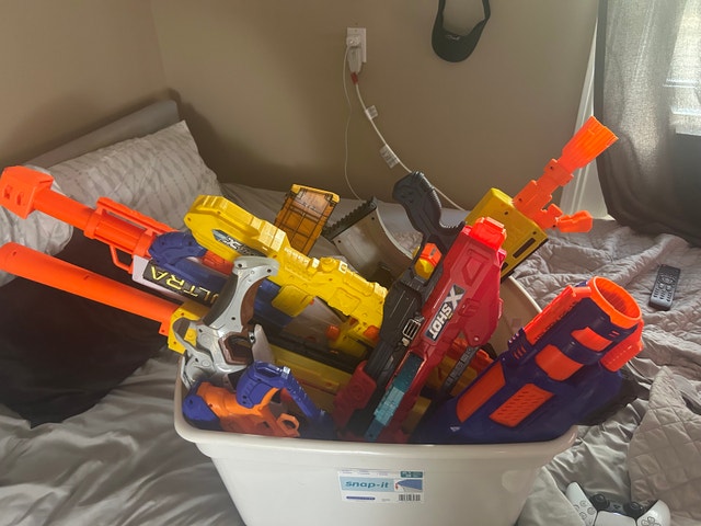 bunch of nerf guns