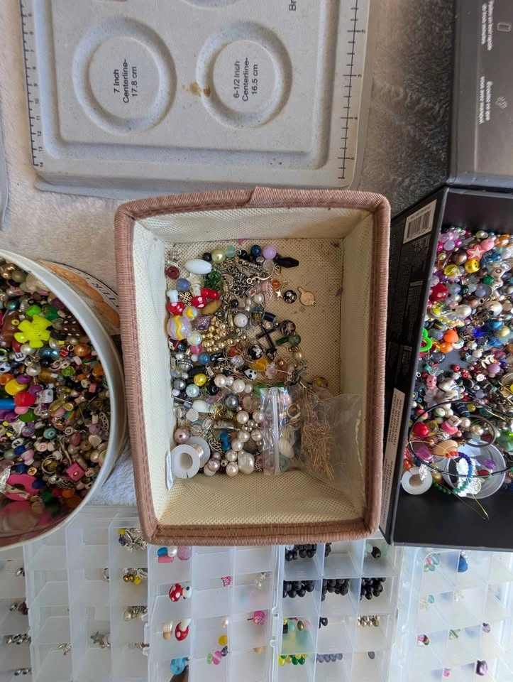 Huge Beadsmith Jewelry Making & Beading Destash Bundle - photo 3