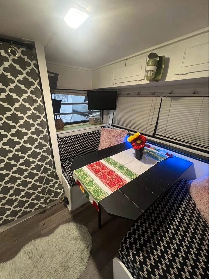 Vintage off grid camper 18’ - photo 4