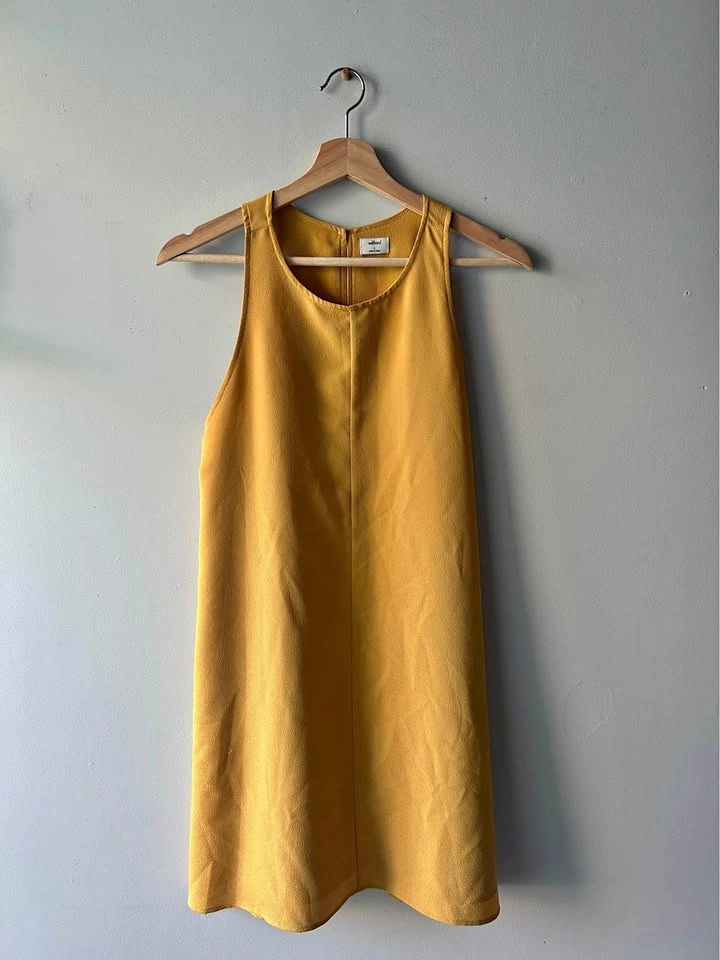 Wilfred Aritzia Yellow Sleeveless Dress Size Small