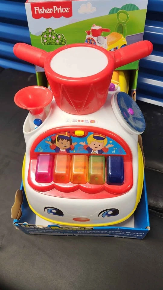 Fisher-Price Kids Music Parade Ride-On Car - photo 3