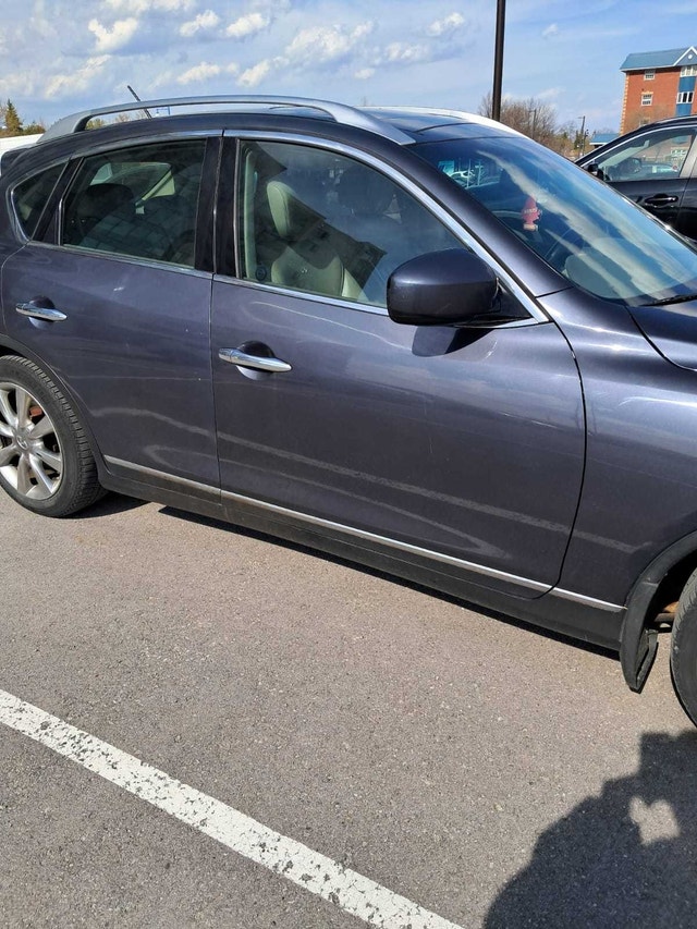 Selling my EX35 as is. - photo 2