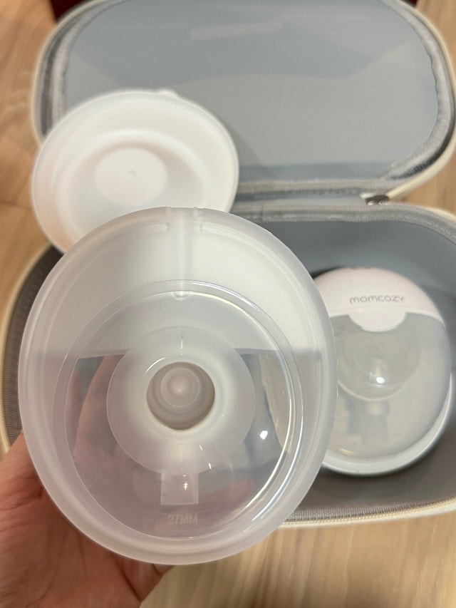 Brand New-Momcozy Breast Pump - photo 3