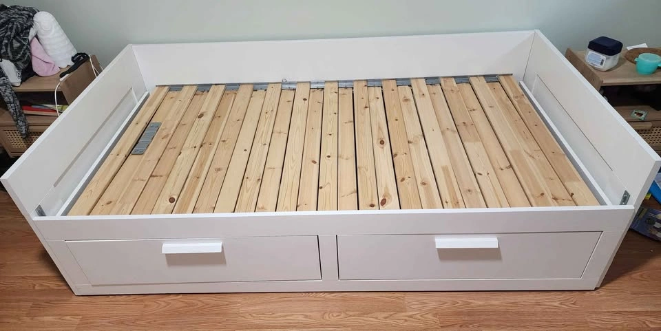 Ikea sofa / bed frame with 2 drawers, white - photo 4