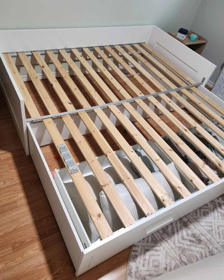 Ikea sofa / bed frame with 2 drawers, white - photo 5