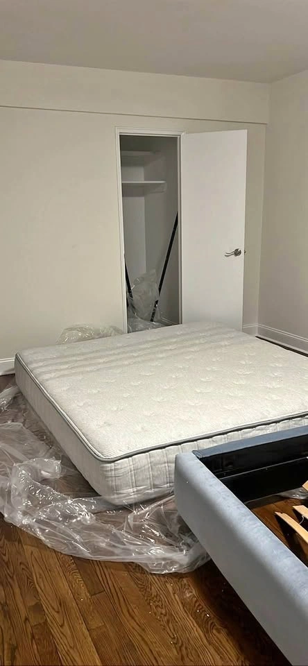 Brand New, Unused Leesa Original Mattress