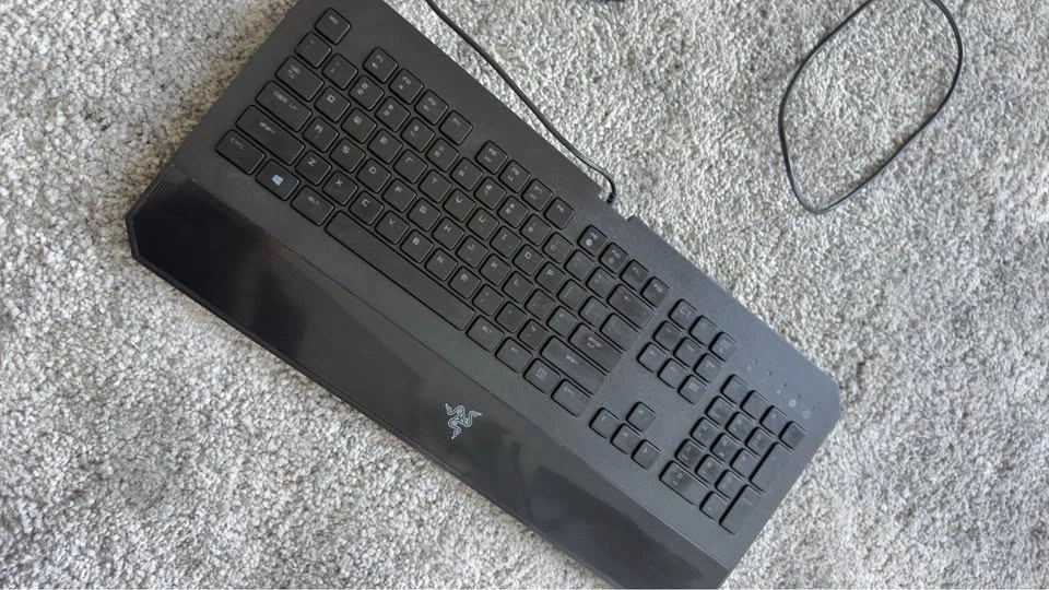 Razer Deathstalker Gaming Keyboard - Mint Condition - photo 2