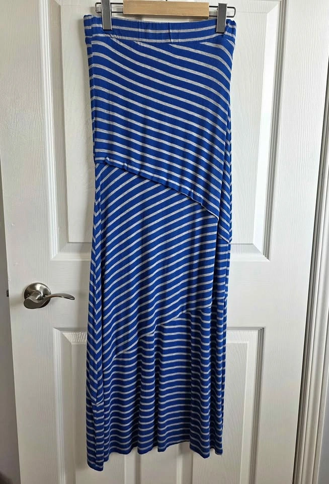 Size small women's maxi skirt