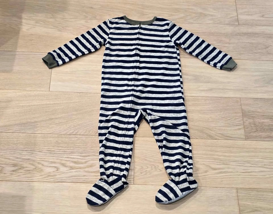 3T Carter's fleece sleeper