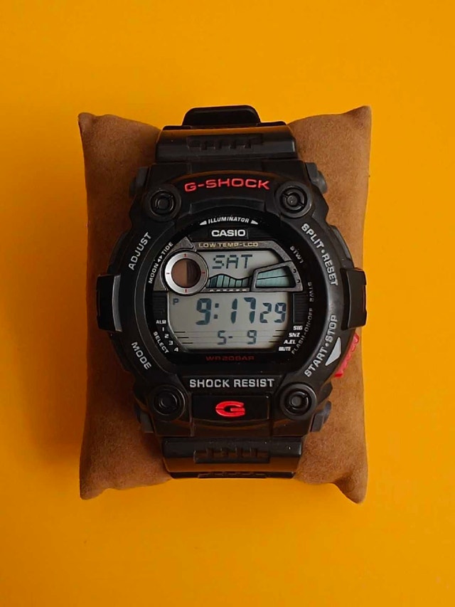 CASIO - G-SHOCK, 200M Water Resistance, Shock Resistance