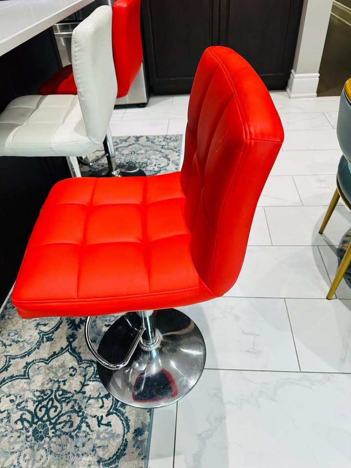 3 Bar chairs for sale - photo 2