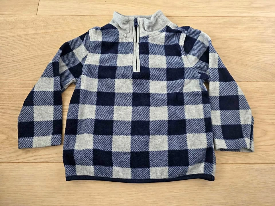 3T Old Navy fleece sweater