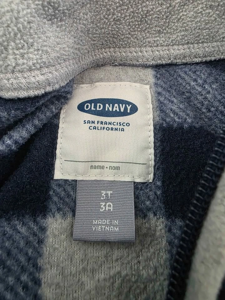 3T Old Navy fleece sweater - photo 2