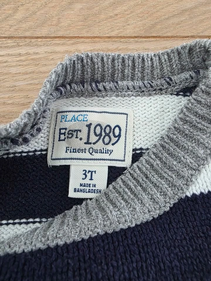 3T Children's Place sweater - photo 2