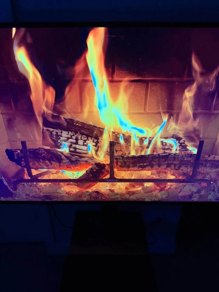 Samsung 65” 4K Smart TV w/ Floor Stand, Shelves & LED Backlight - photo 5
