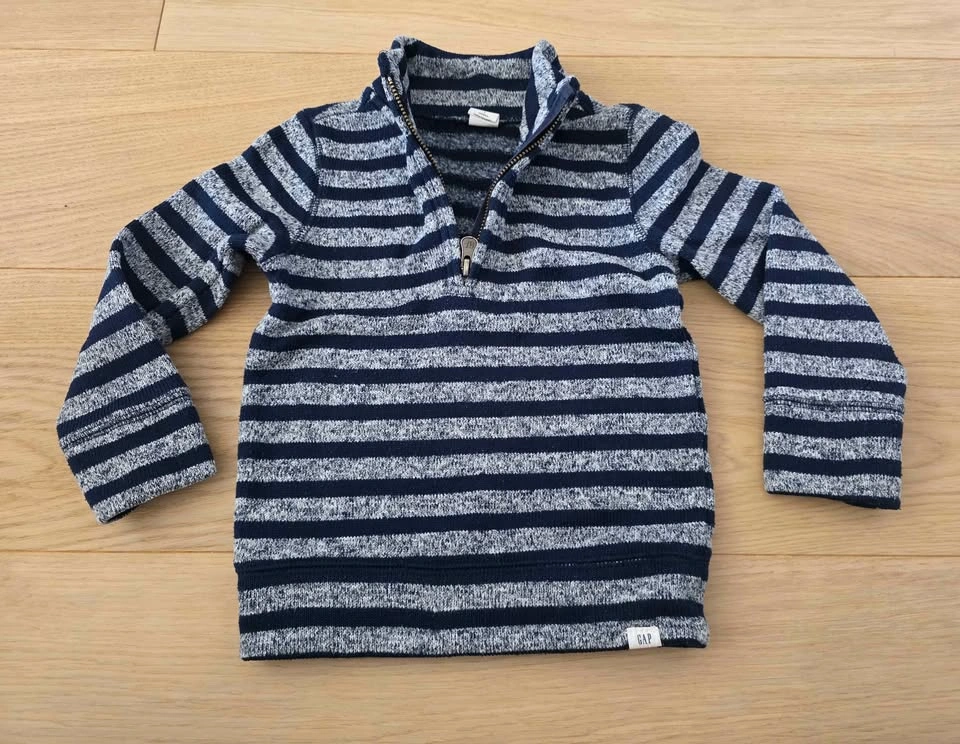 3T Gap sweater - photo 2
